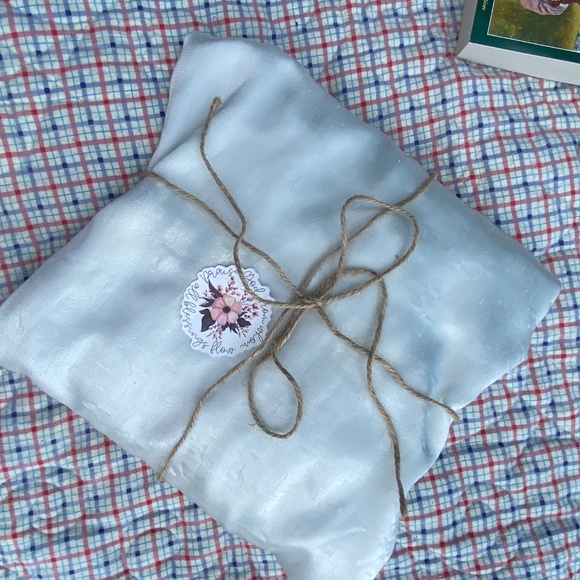 Vintage Vibes Satin Nightgown – Jaclyn Smith Intimates – Size Medium – $25 - Picture 4 of 6